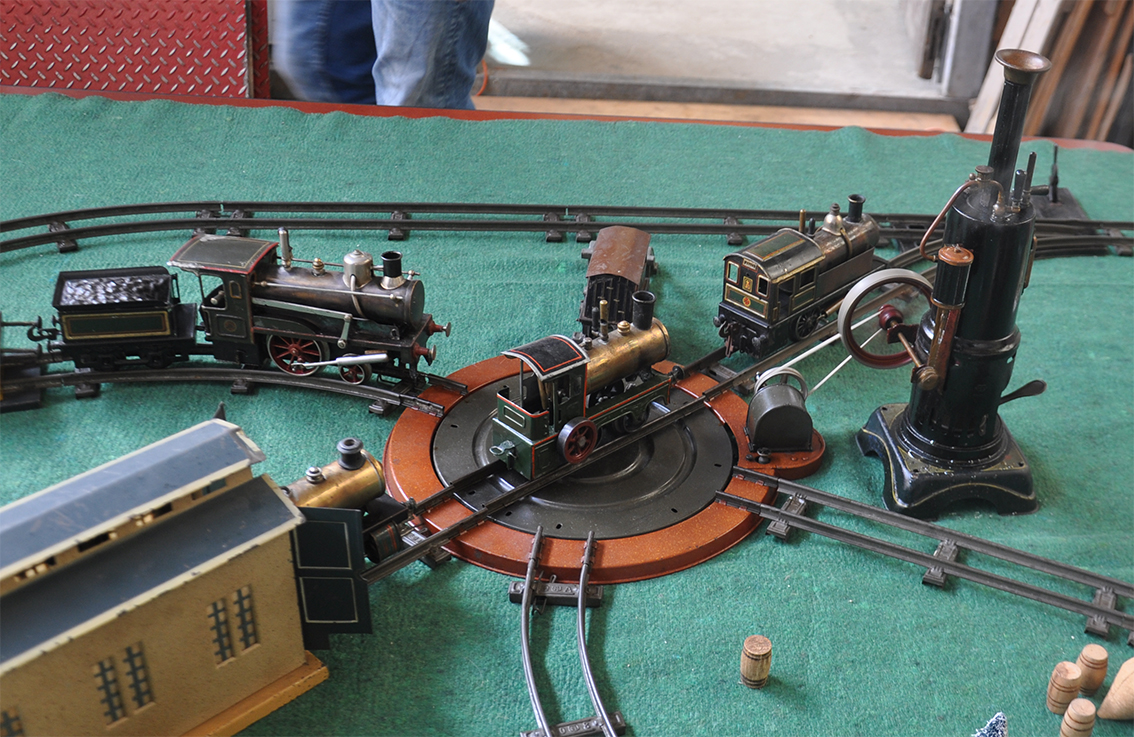 Vintage 0 gauge live steam layout