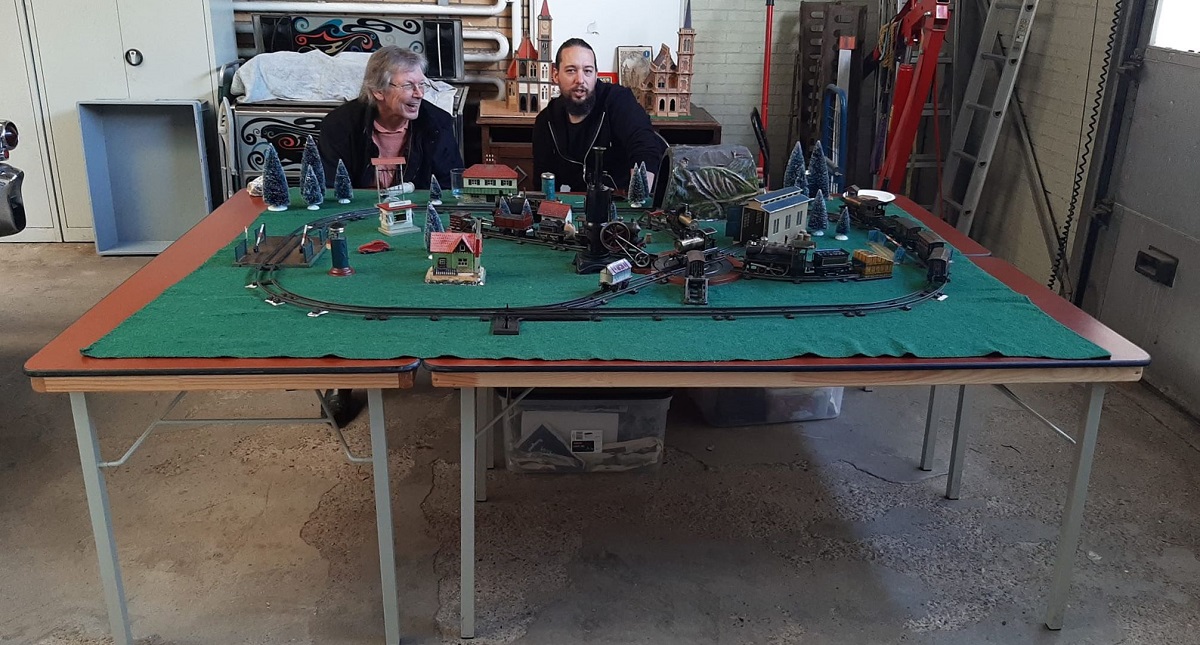 Vintage 0 gauge live steam layout