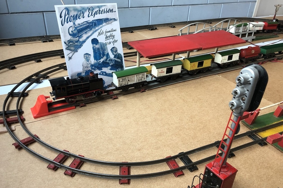 Standard gauge layout and Pioner Expressen