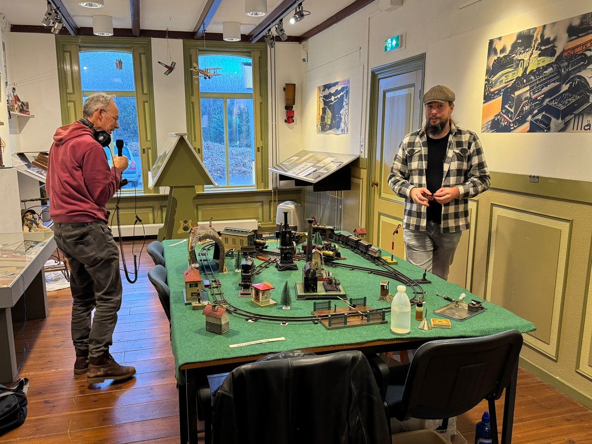 Zwijndrecht radio at an O-gauge layout