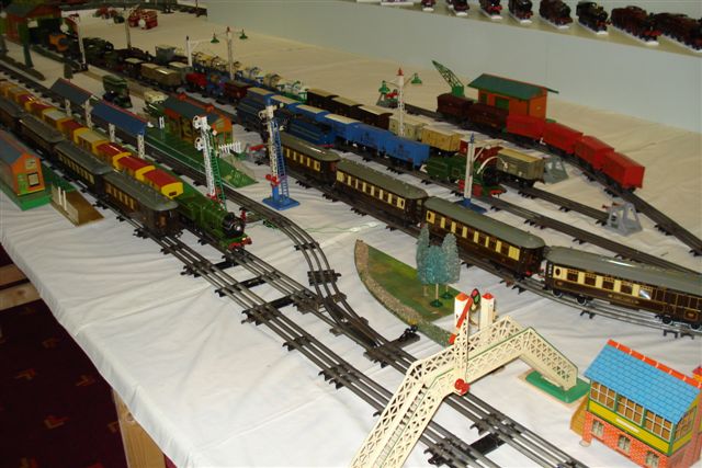 Hornby 0-gauge LMS/LNER layout