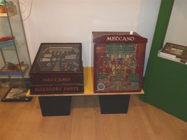 Meccano delear cabinets