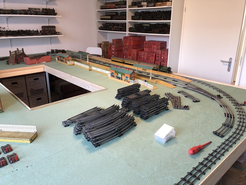 Building a Vintage model railway