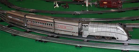 LMC 5700 Pannier Tank with R Models coaches