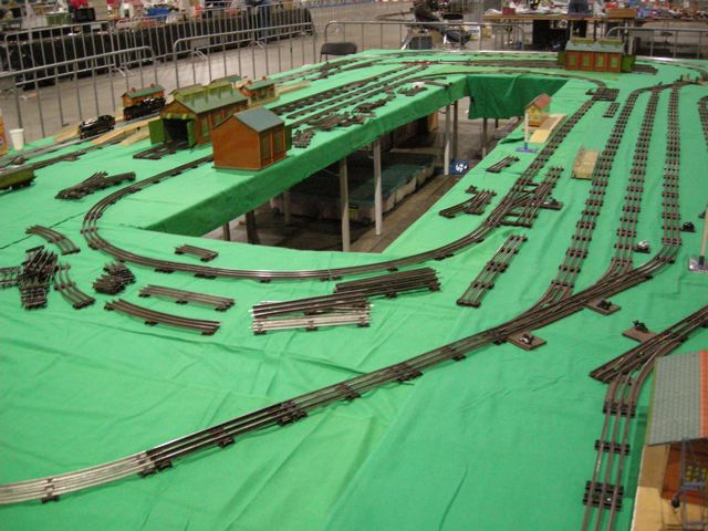 Building the Hornby 0-gauge layout