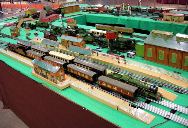 Hornby vintage0-gauge Station Area