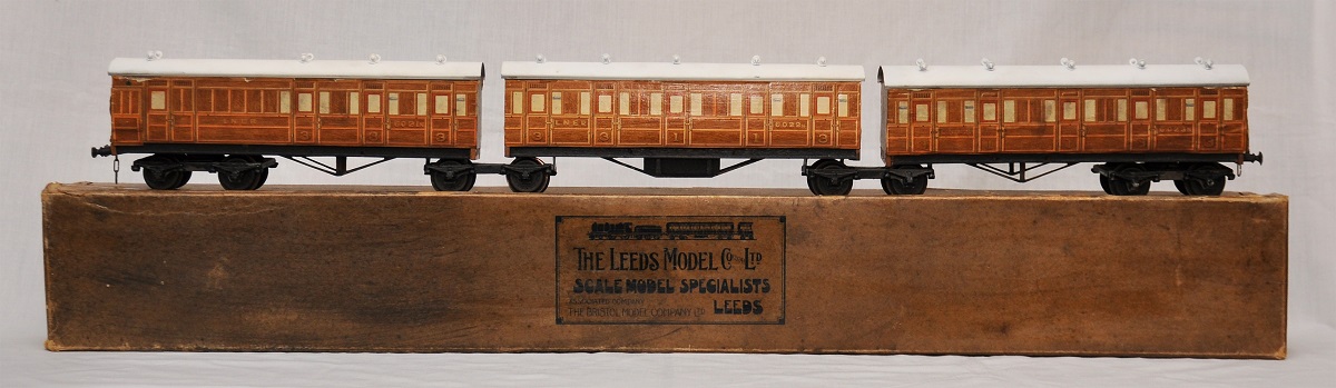 Leeds litho LNER Triple Articulated Train