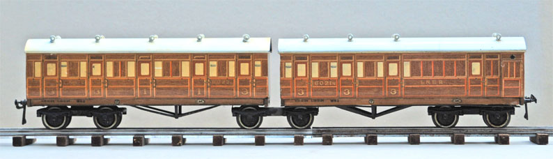 Leeds litho LNER Twin Articulated Train